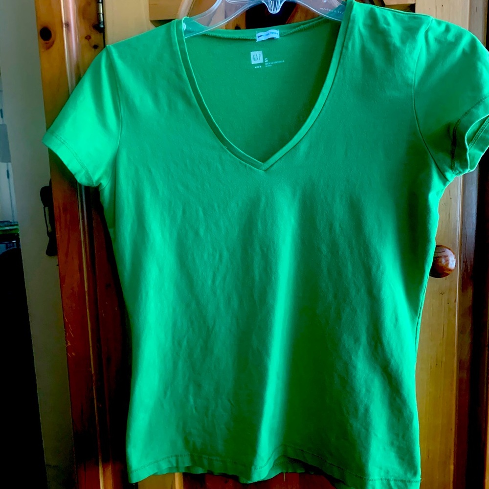 Gap bright apple green stretch tee/save